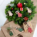 6 kleine Weihnachtsb&auml;ume Anh&auml;nger Baumschmuck Weihnachten aus Holz rot gr&uuml;n natur