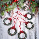 5 kleine Kranz Weihnachtsanh&auml;nger rot gr&uuml;n - Mini Weihnachtskranz zum Aufh&auml;ngen 6 cm
