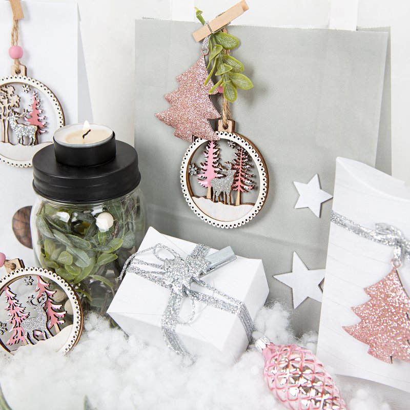 Kaufe Kreative rosa Elch-Weihnachtsverzierung mit Umhängeband, niedliches  Aussehen, Auto-Rückspiegel-Anhänger, Weihnachtsbaum-Hängedekoration