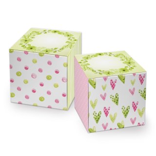Kleine Geschenkschachtel in 7 x 7 cm grün rosa weiß mit Herzen und Blumen - liebevolle Mini Verpackung 10 Stück