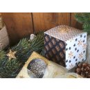 Kleine weihnachtliche Schachtel in 7 x 7 cm schwarz weiß gold - edle Verpackung