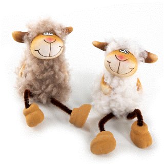 2 Schafe Figuren mit h&auml;ngenden Beinen &ndash; grau wei&szlig; aus Keramik 13 cm