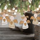 8 Weihnachtsengel Anhänger aus Holz Gold Natur weiß mit Herz